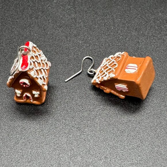 Novelty Christmas Pierced Earrings Gingerbread Houses Hook Plastic - Picture 1 of 6